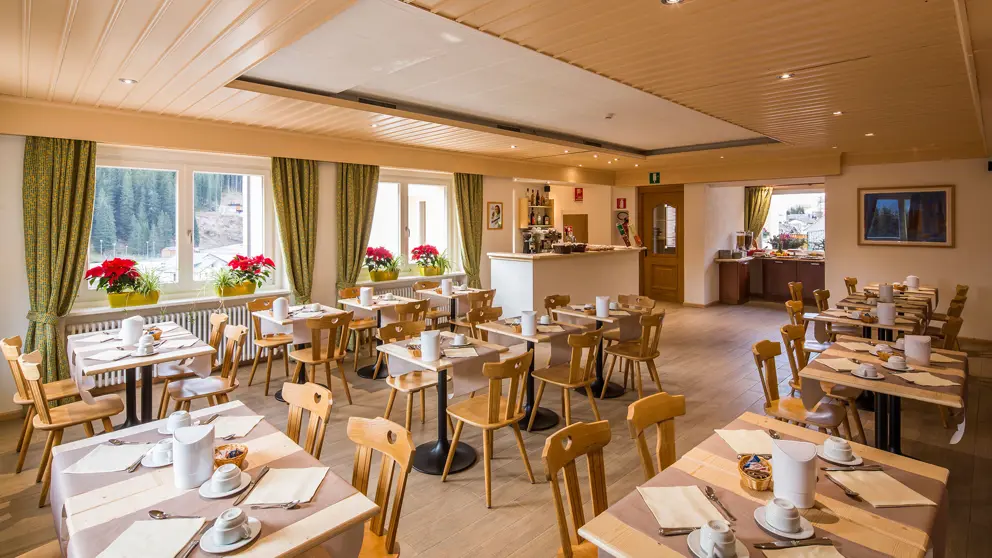 Inghams Italy Dolomites Arabba Garni Bellavista Restaurant [1]
