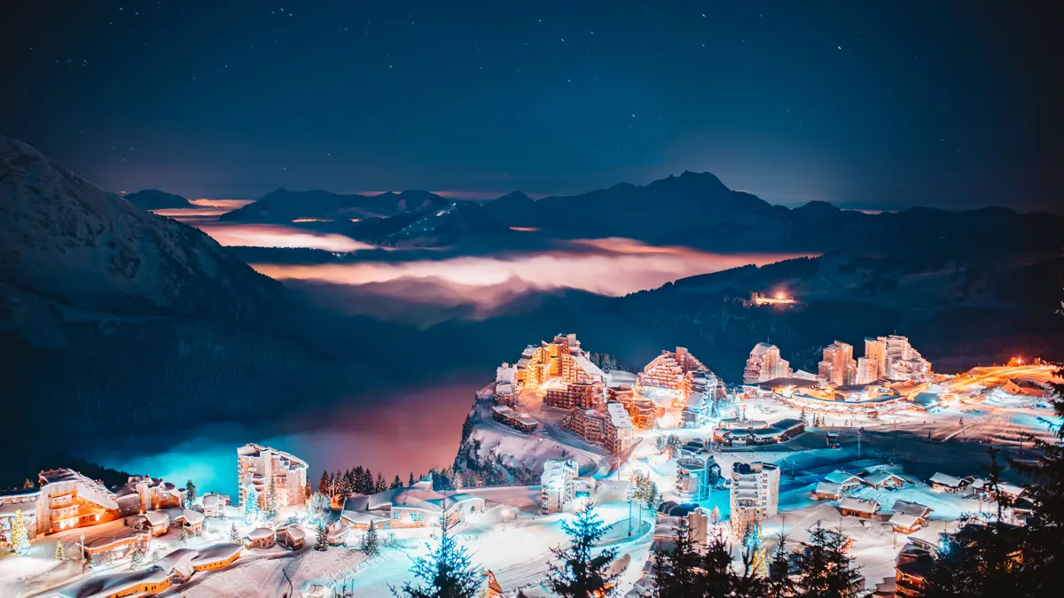 Avoriaz Portes Du Soleil Resort By Night Oliver Godbold Avoriaz 1800