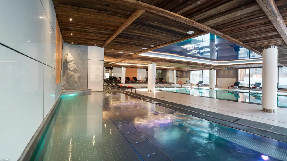 Residence Cristal De Jade Chamonix Pool [4]