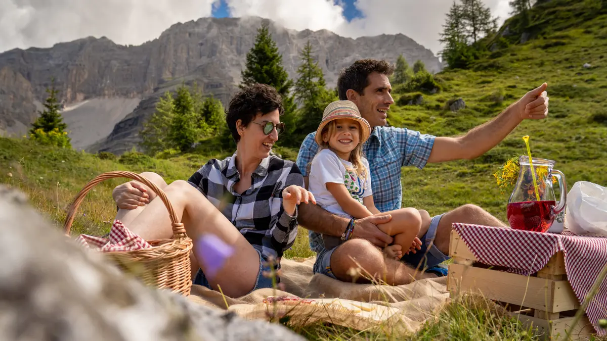 Madonna Di Campiglio, Italy, Activities, Family Picnic, copyright: Alessandro Polla