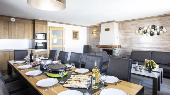 Six Bedroom Apartment