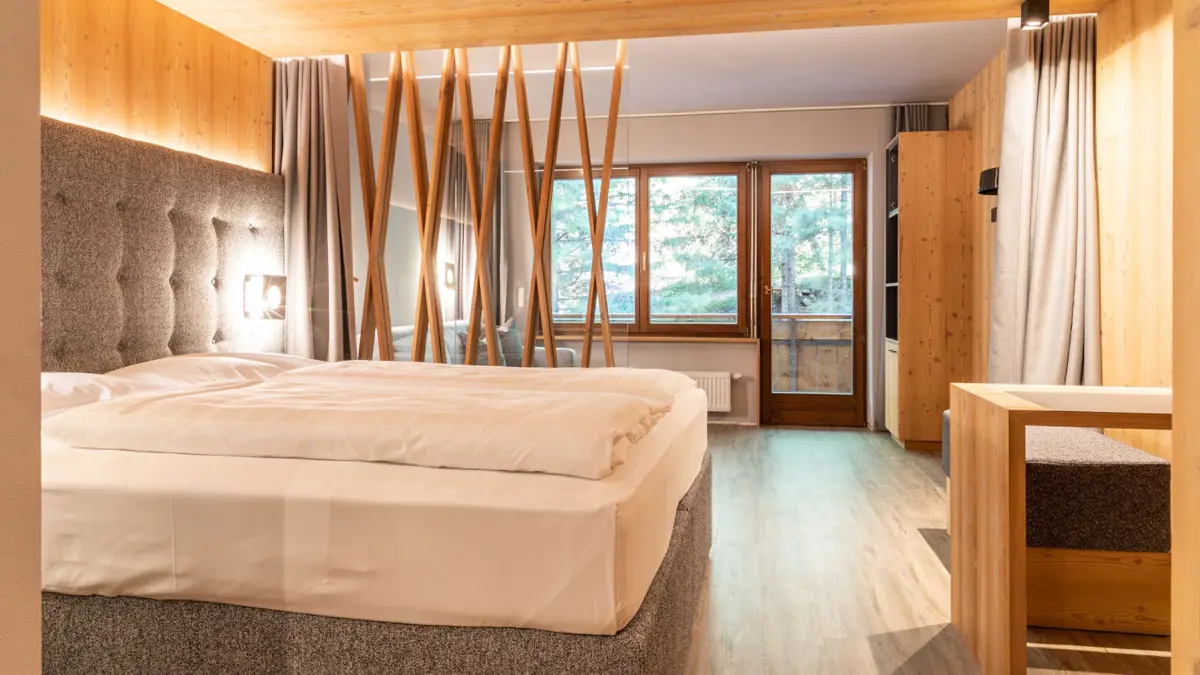 Inghams Italy Dolomites Corvara Hotel Col Alto Superior Bedroom