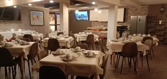 Hotel Genevris Cinz Breakfast Room