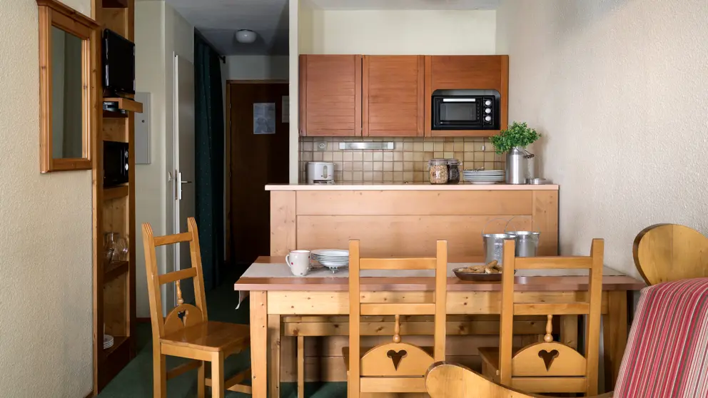 Residence Le Cheval Blanc Apartments Val Thorens One Bedroom Cabin Apartment [2]