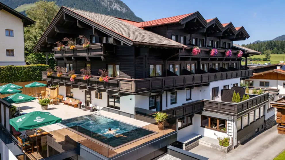 Hotel Eggerwirt Exterior Pool (1)