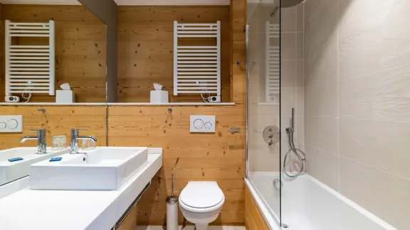 Junior Chalvet Suite Bathroom