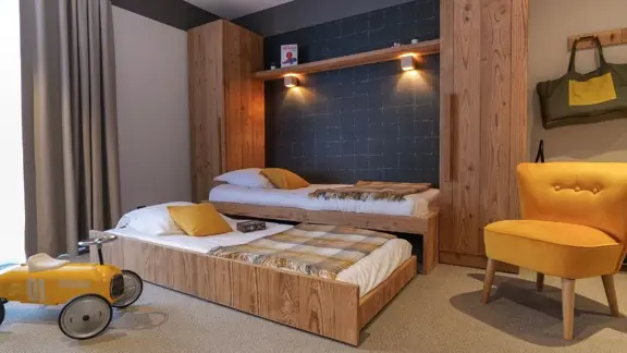 Quad room