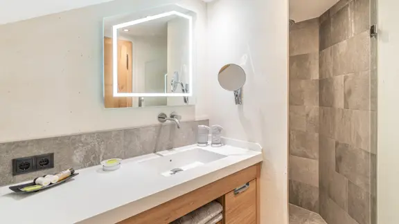 Single room ensuite example