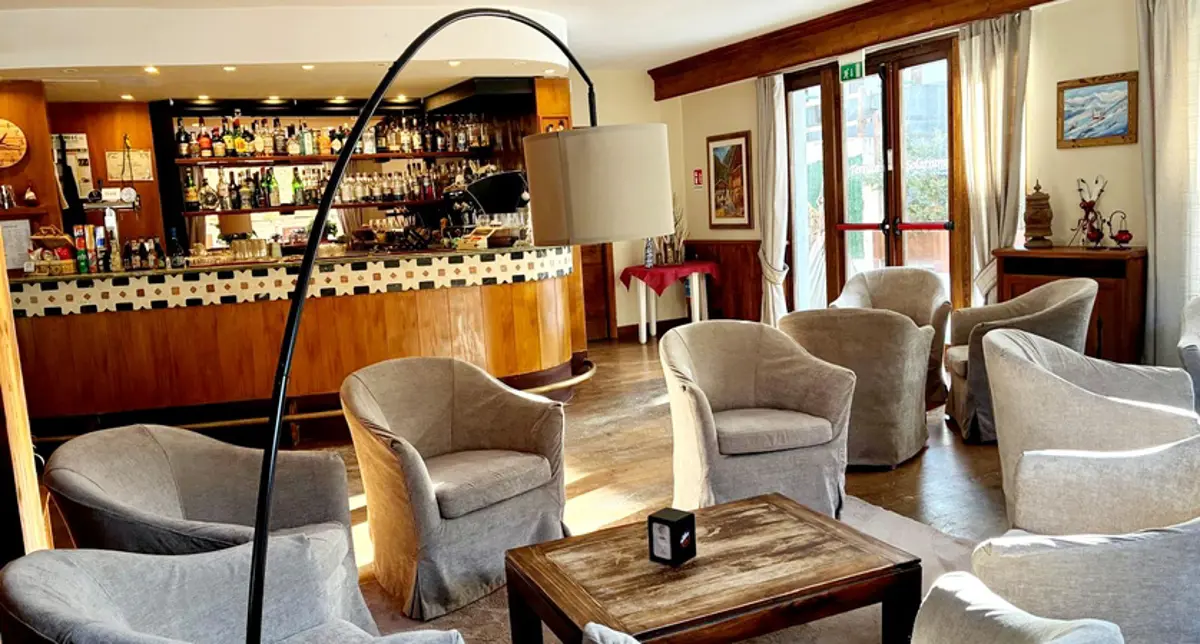 Inghams Italy Monterosa Champoluc Hotel De Champoluc Bar 2