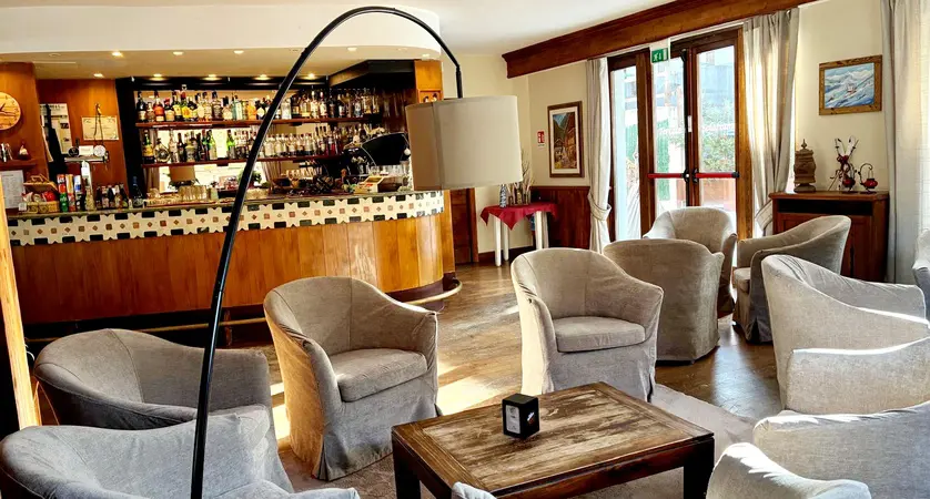 Inghams Italy Monterosa Champoluc Hotel De Champoluc Bar 2