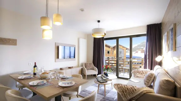 One bedroom apartment with alcove 