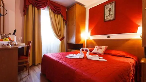 Inghams Italy Milky Way Sestriere Hotel Savoy Edelweiss Bedroom 3