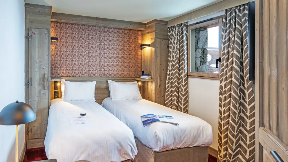 Hotel L'aigle Du Montana Tignes Classic Bedroom 2 [5]