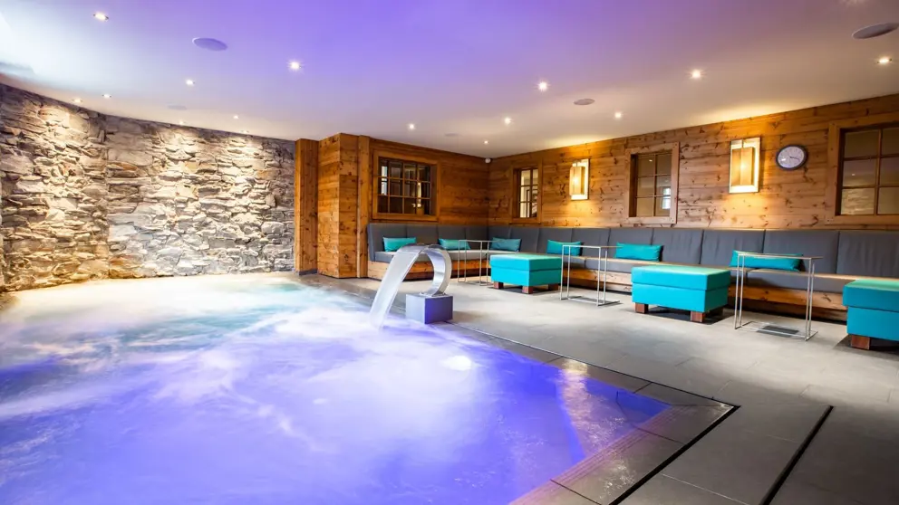 Hotel Les Champs Fleuris Swimming Pool [7]