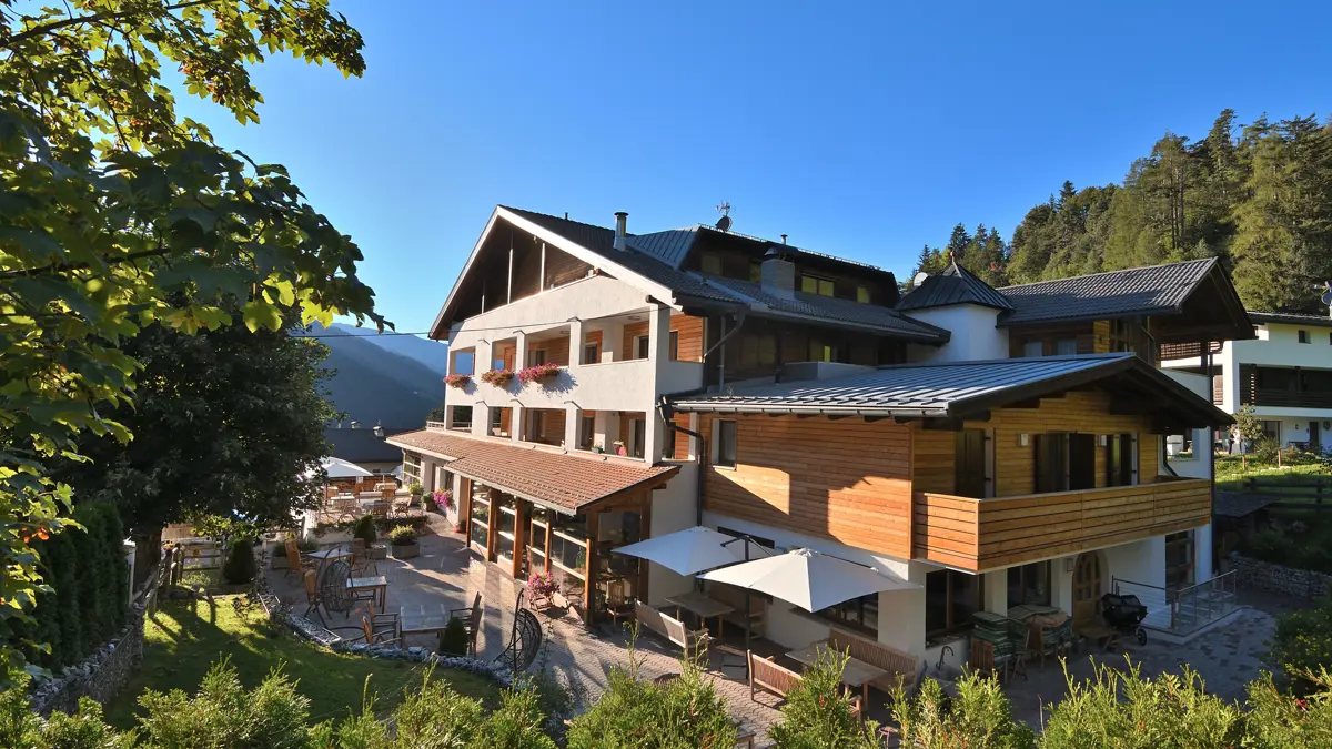 Inghams Italy Dolomites Kronplatz Hotel Monte Paraccia External