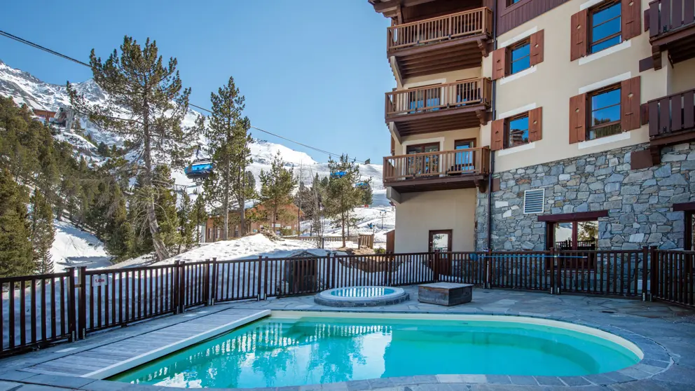 Arc 1950 Le Village Apartments Les Arcs Outdoor Pool [3]