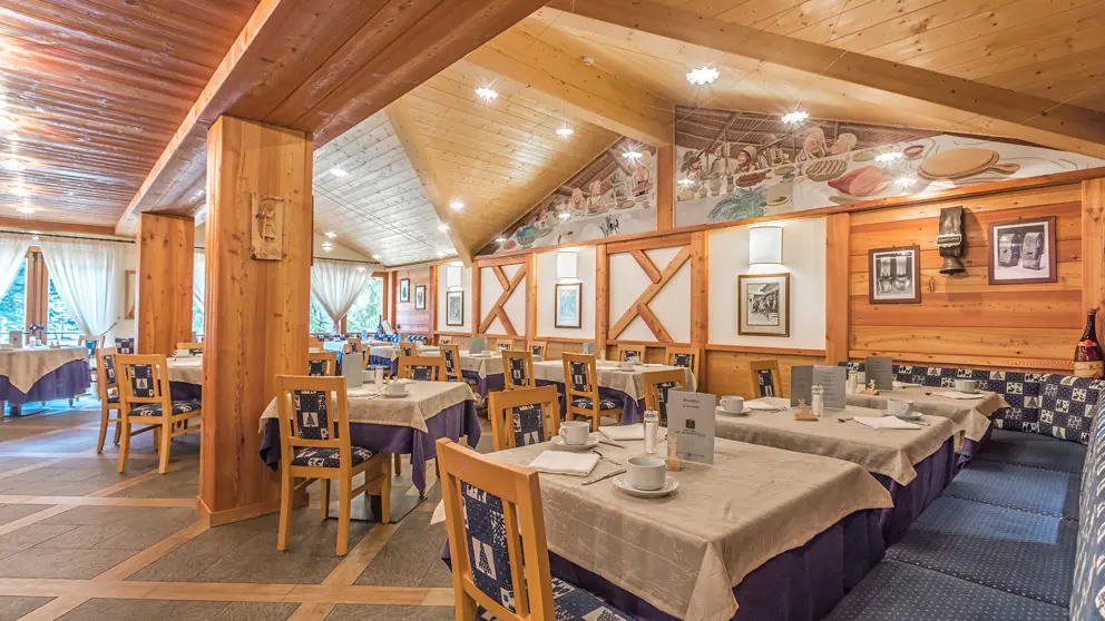 Hotel Lo Scoiattolo Dining Room [1]
