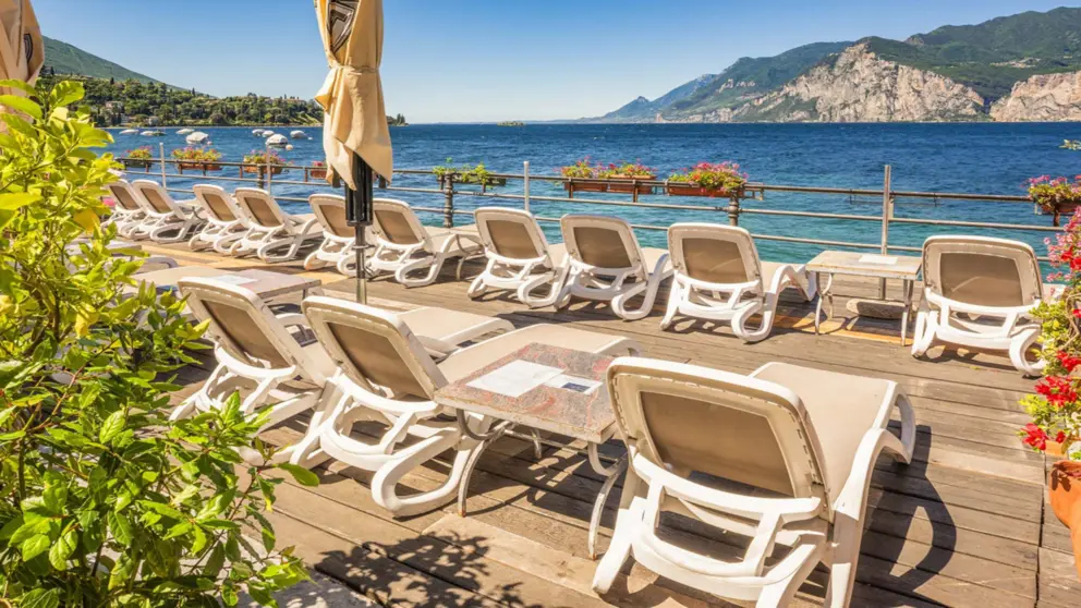 Hotel Malcesine Outdoor Terrace [2]