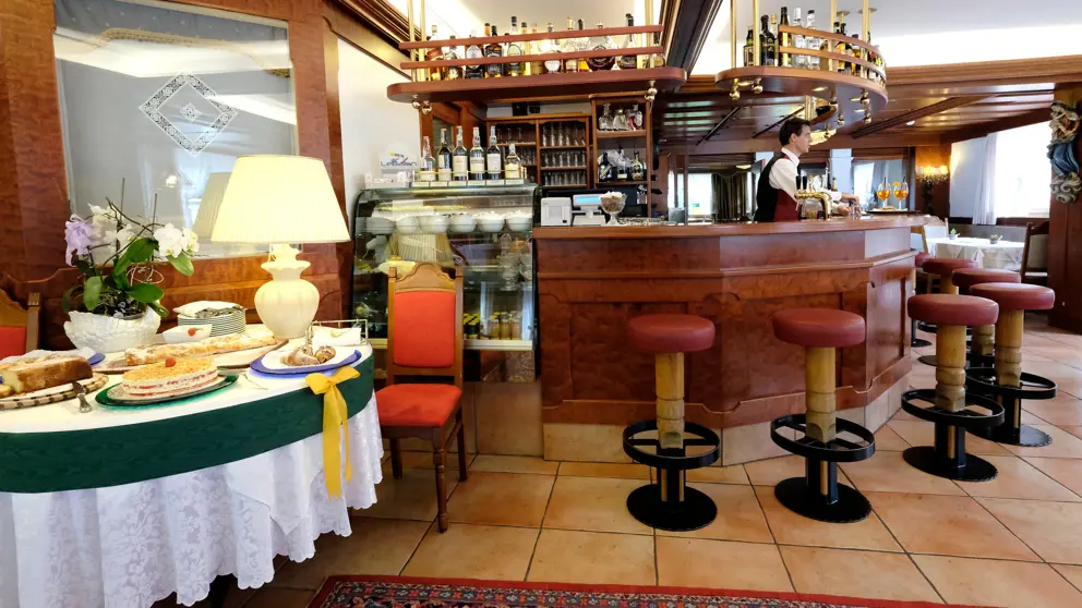 Inghams Italy Dolomites Arabba Hotel Evaldo Bar [4]