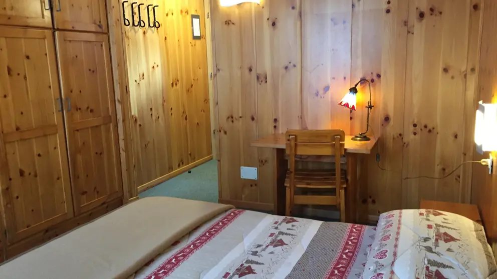 Inghams Italy Monterosa Gressoney Hotel Du Four Standard Bedroom [9]