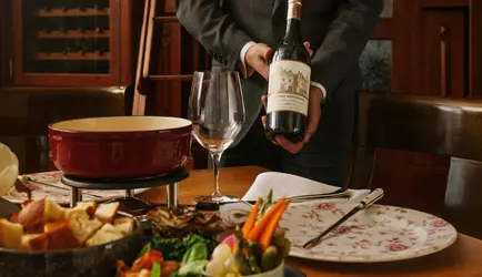 Fairmont Chateau Lake Louise Walliser Stube [9]