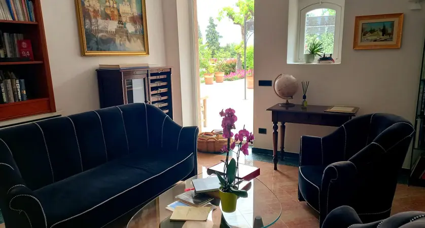 Hotel Bellevue San Lorenzo, Malcesine, Lake Garda, Seating Area [5]