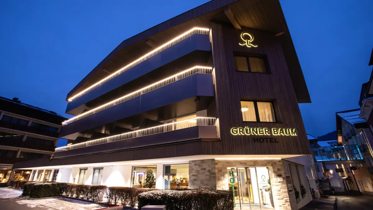 Hotel Gruner Baum Zell Am See Exterior (2)