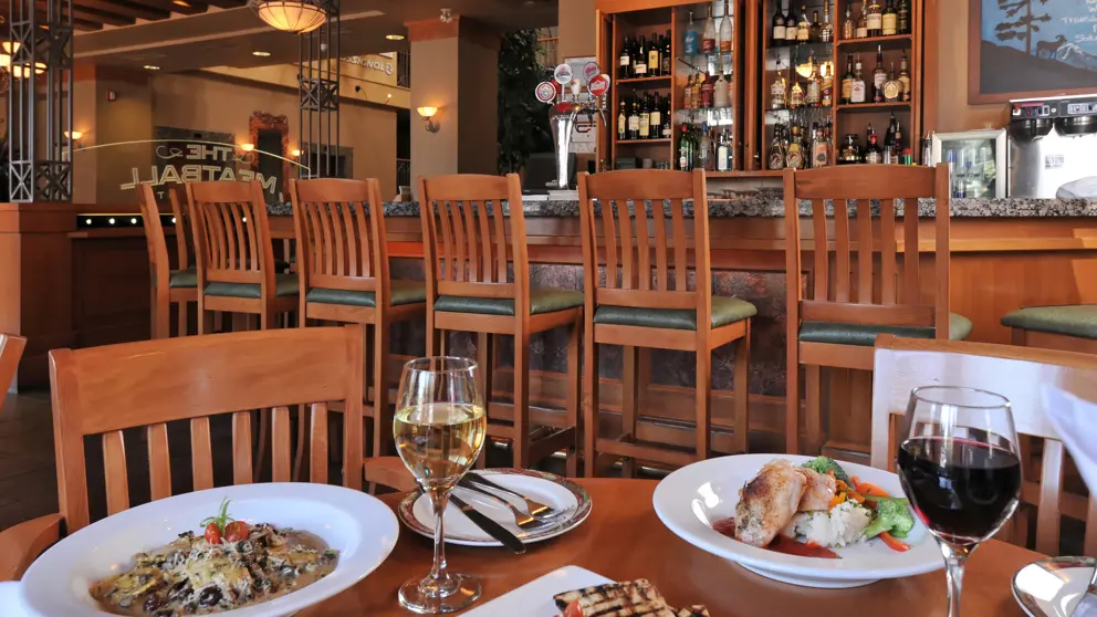 Ptarmigan Inn Banff Dining [2]