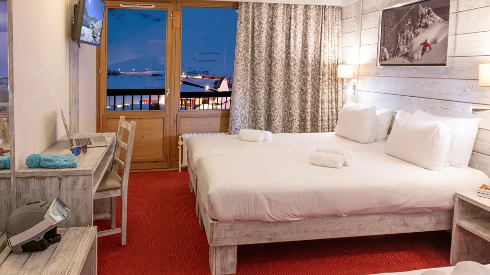 Hotel L'aiguille Percee Tignes Privilege Bedroom [4]
