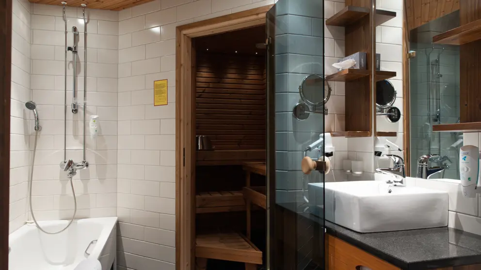 Gielas Hotel Saariselka Junior Suite Bathroom [4]