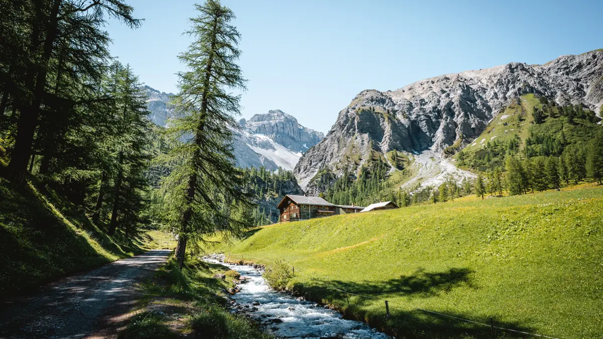 Davos Ssertig valley hike