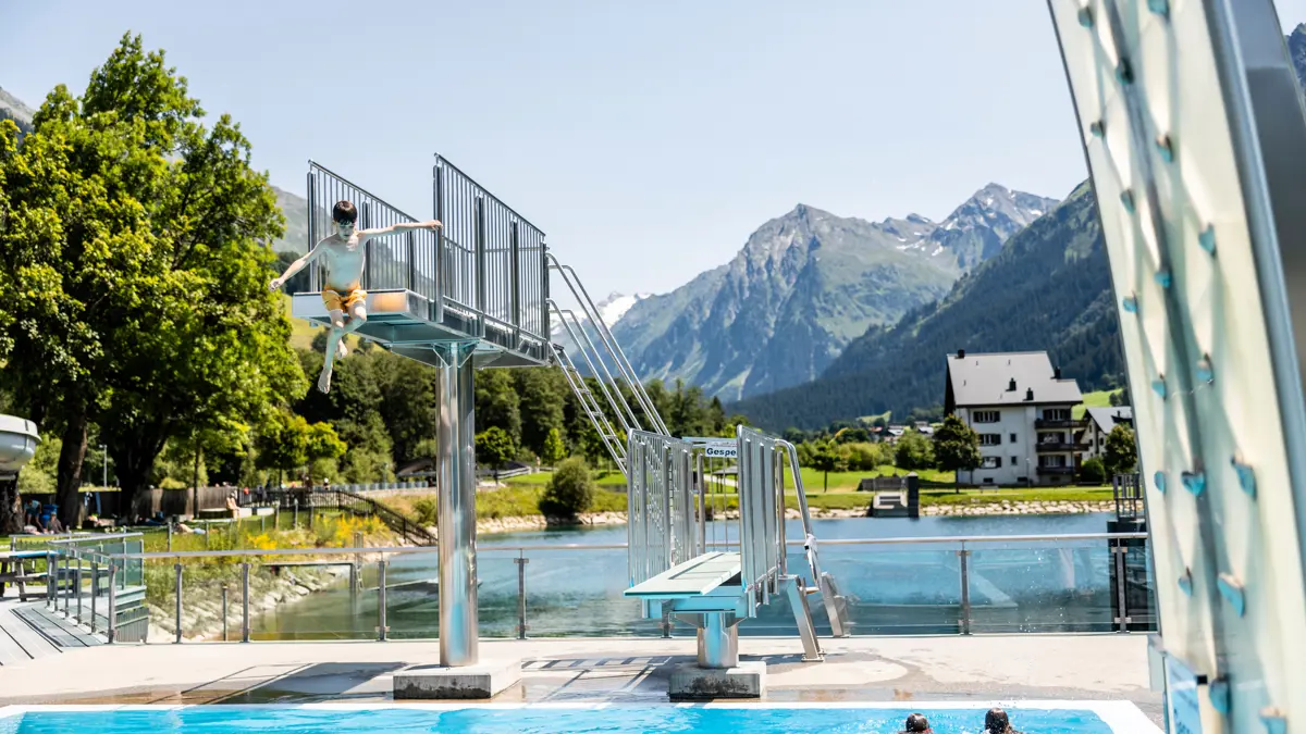 Klosters Swimming Pool ©Destination Davos Klosters/Martin Bissig