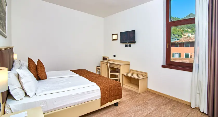 Hotel Europa Riva Lake Garda Standard Room (1)