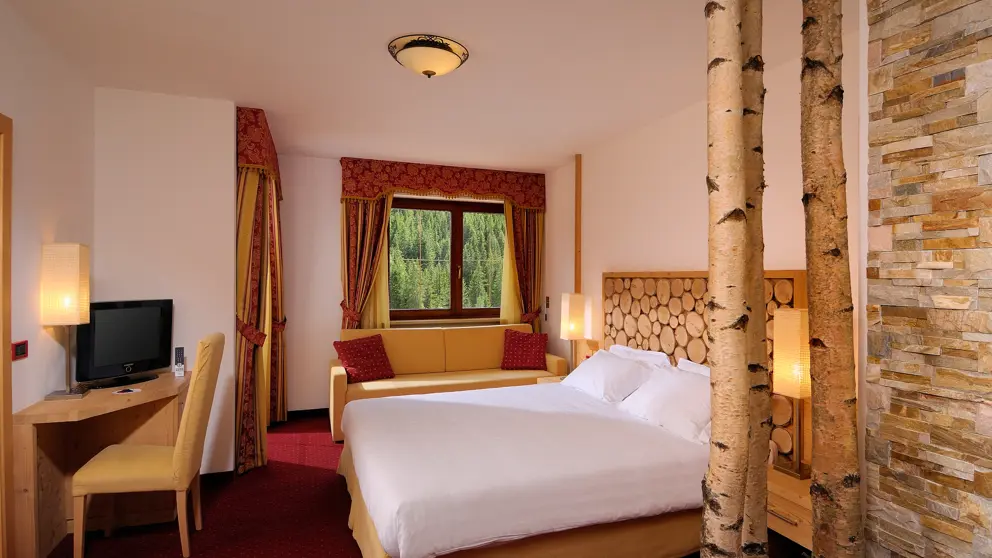 Inghams Italy Domolimtes Canazei Hotel La Perla Classic Bedroom [9]