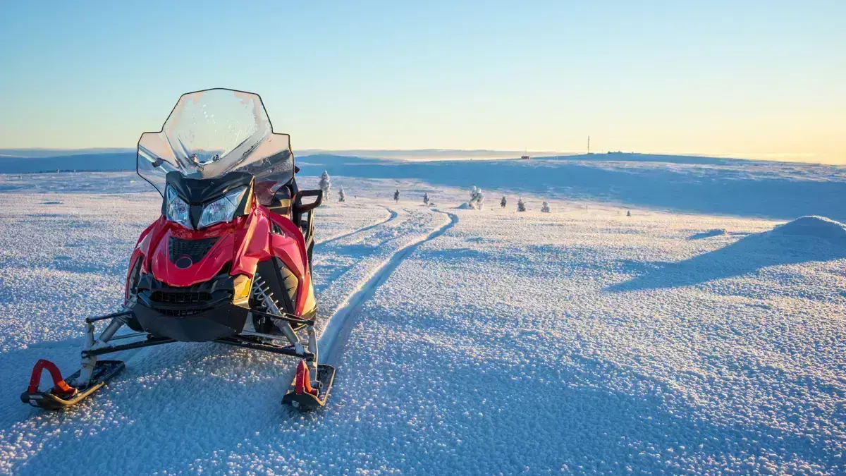 Lapland Excursion Snowmobile 4