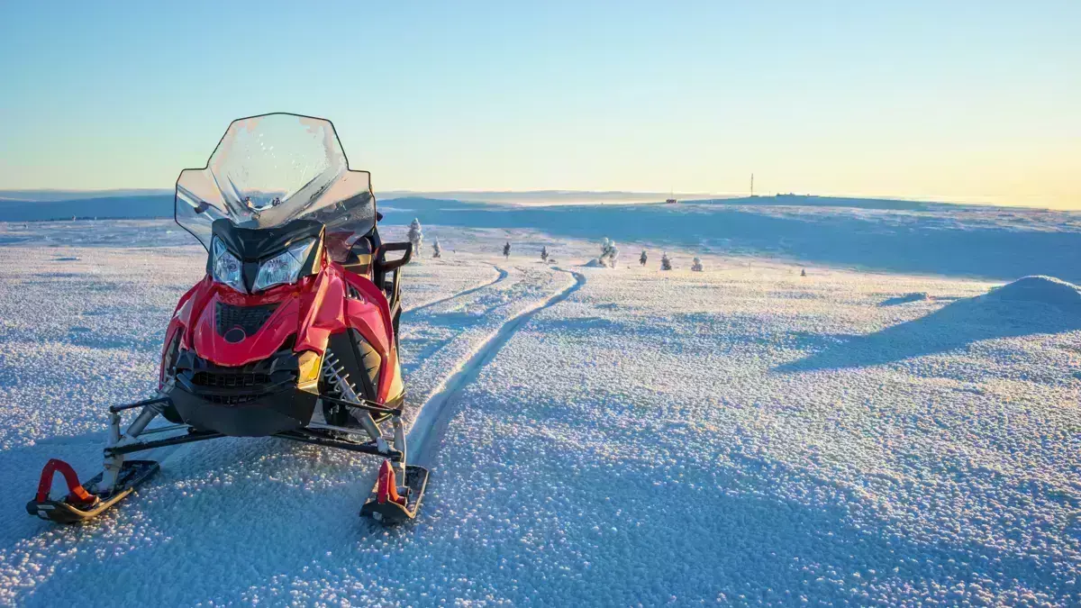 Lapland Excursion Snowmobile 4