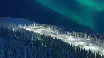 Northern Lights Above Alpine Training Park Levi (1)