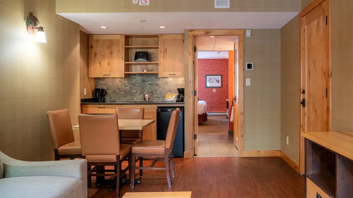 Fox Hotel And Suites Banff Superior One Bedroom Suite