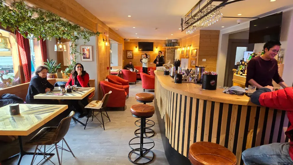 Hotel Perruquet Cervinia Bar [1]