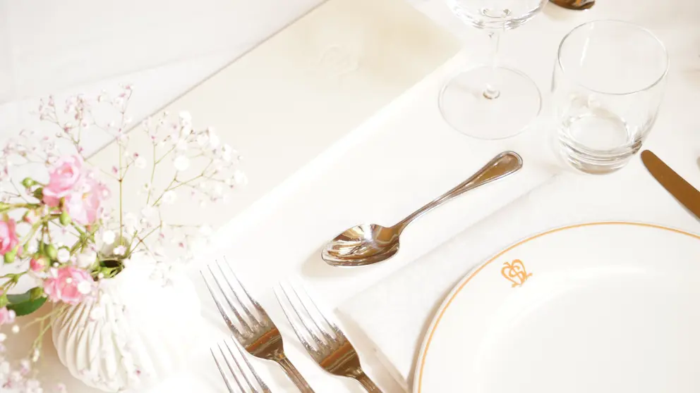 Inghams Italy Dolomites Kronplatz Hotel Monte Sella Dinner Table