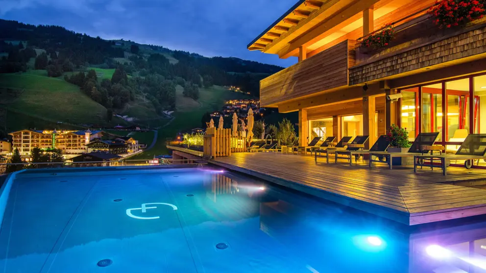 Hotel Alpin Juwel Hinterglemm Outdoor Pool Copyright Atelier Wolkersdorfer [8]