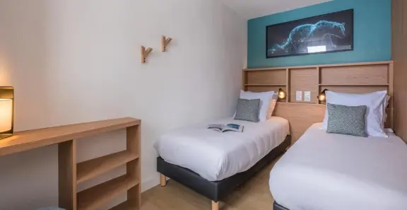 Twin bedroom 