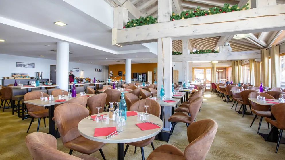 Hotel Des Deux Domaines La Plagne Restaurant 4 [8]