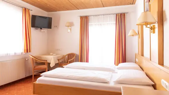 Standard Austrian twin