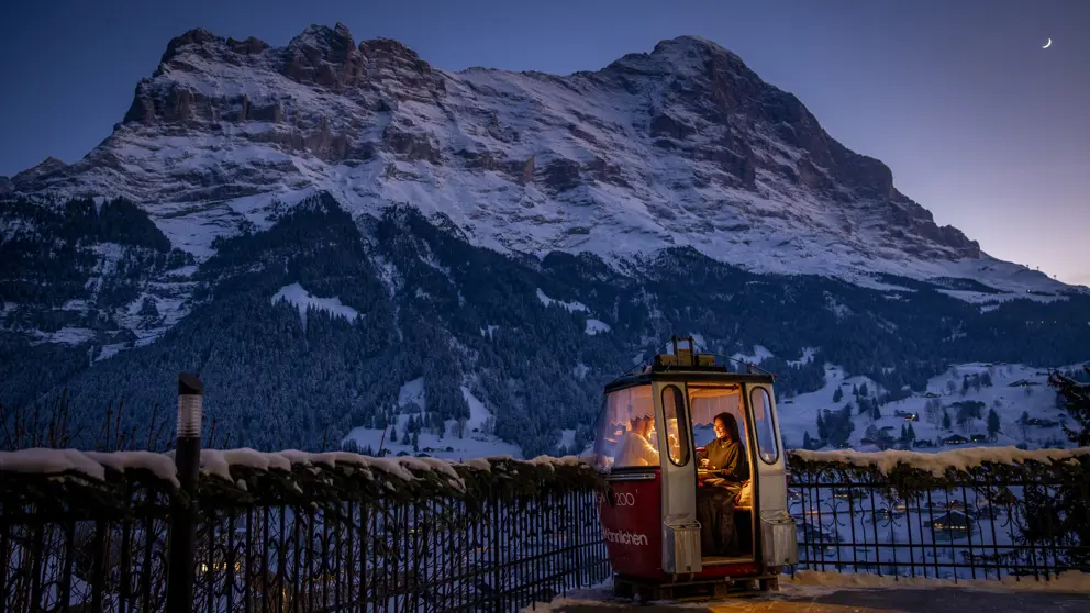 Hotel Belvedere Grindelwald Fondue Gondola [2]