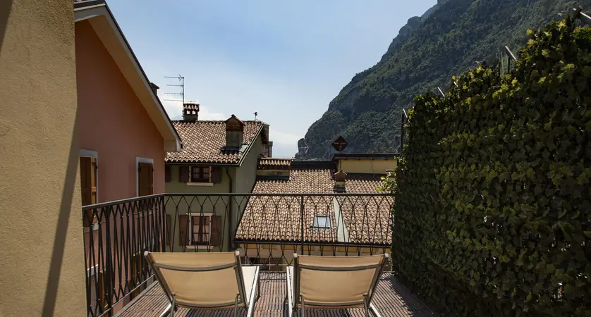 Hotel Antico Borgo Riva Lake Garda Standard Twin Room Italy (5) [7]