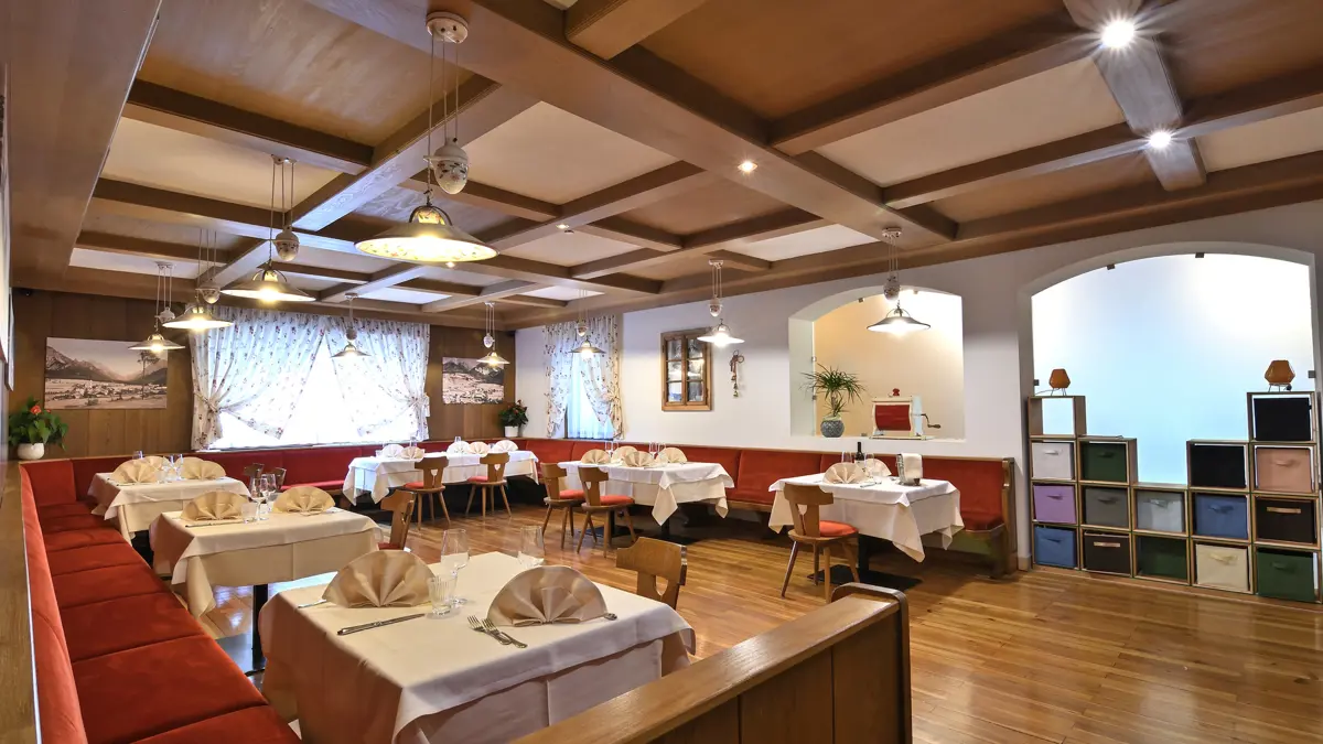Hotel Monte Paraccia Kronplatz Dining Room
