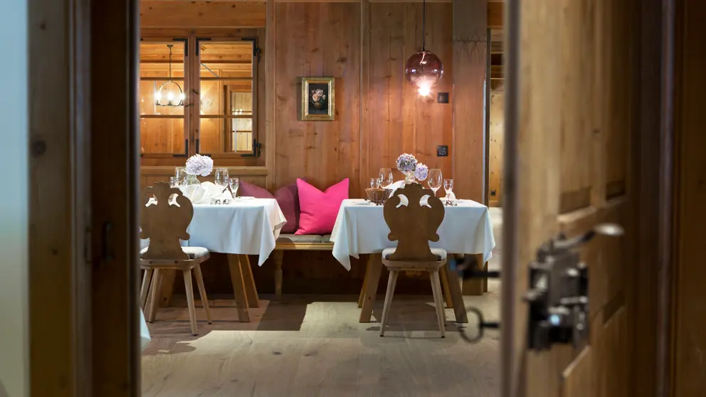 Elisabeth Hotel Mayrhofen Stube Dining Area [1]