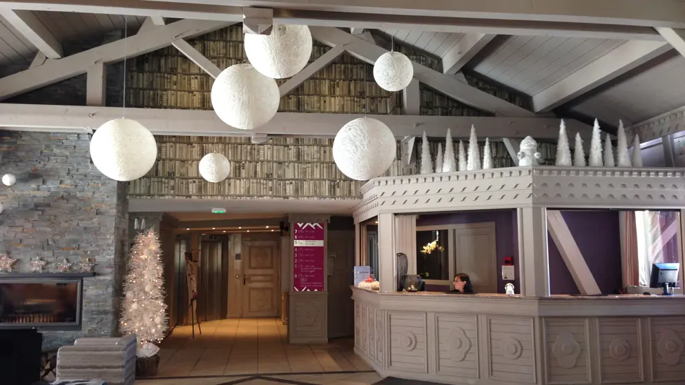 Village Montana Apartments Val Thorens Reception [4]
