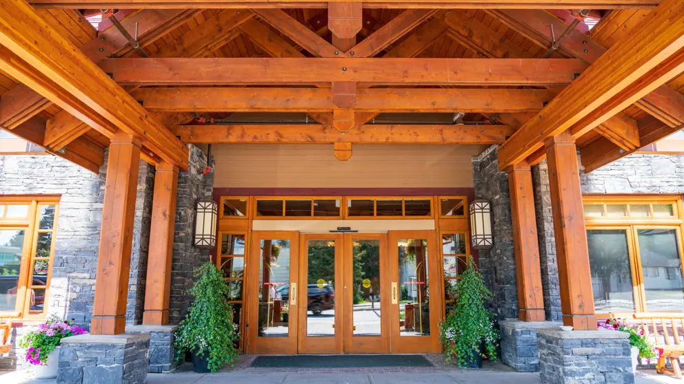 Ptarmigan Inn Banff Exterior [1]